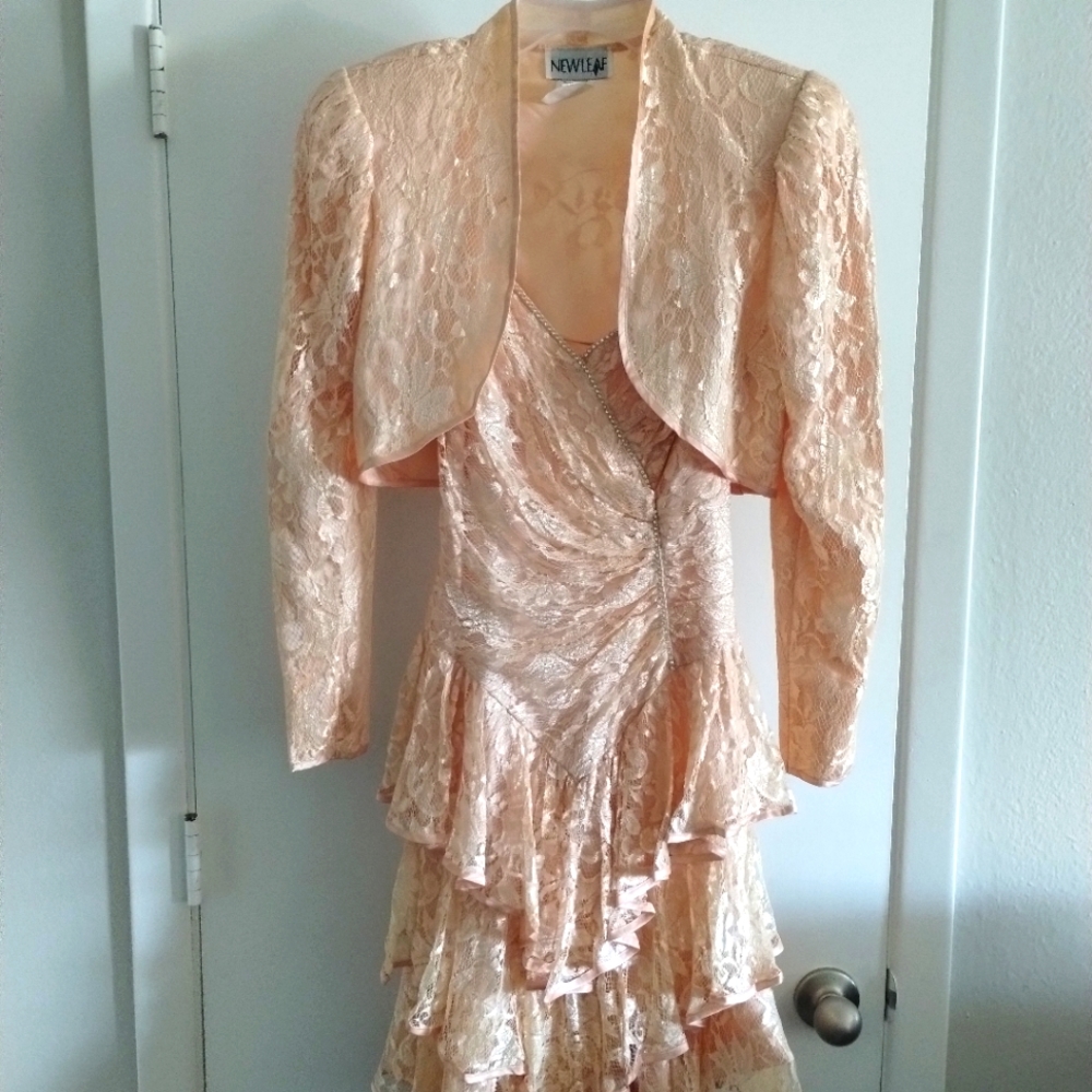 A symmetrical dress size 6